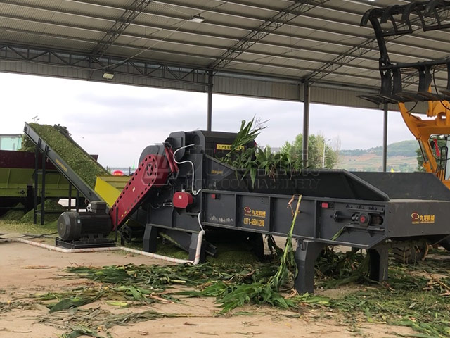 制造青貯飼料少不了秸稈青貯粉碎機